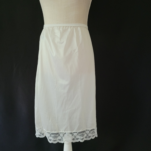 Halfslips 2 in a bundle vintage - Picture 6 of 8